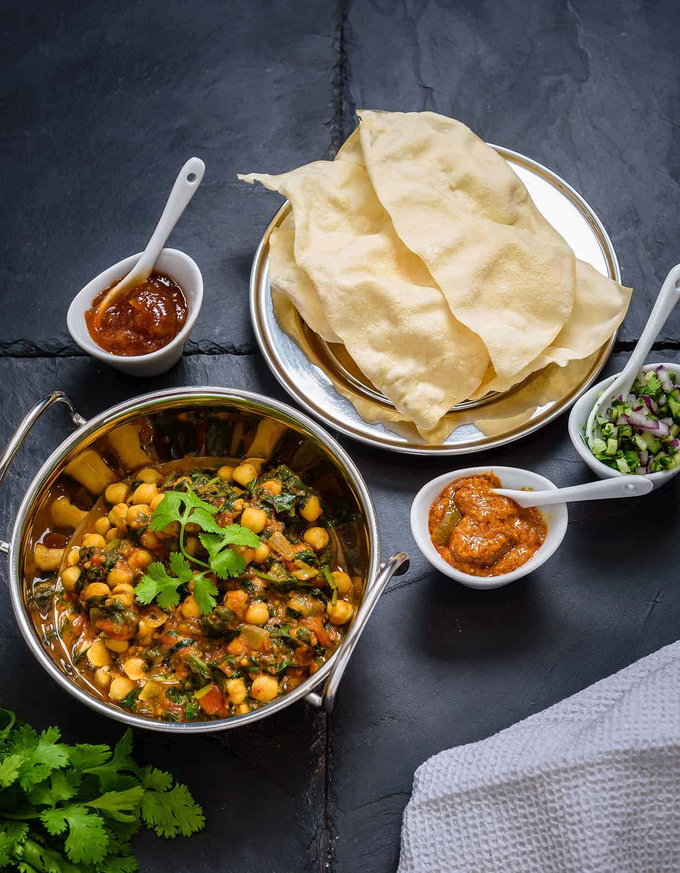 Vegan Spinach & chickpea Curry served with Poppadums and Pickles