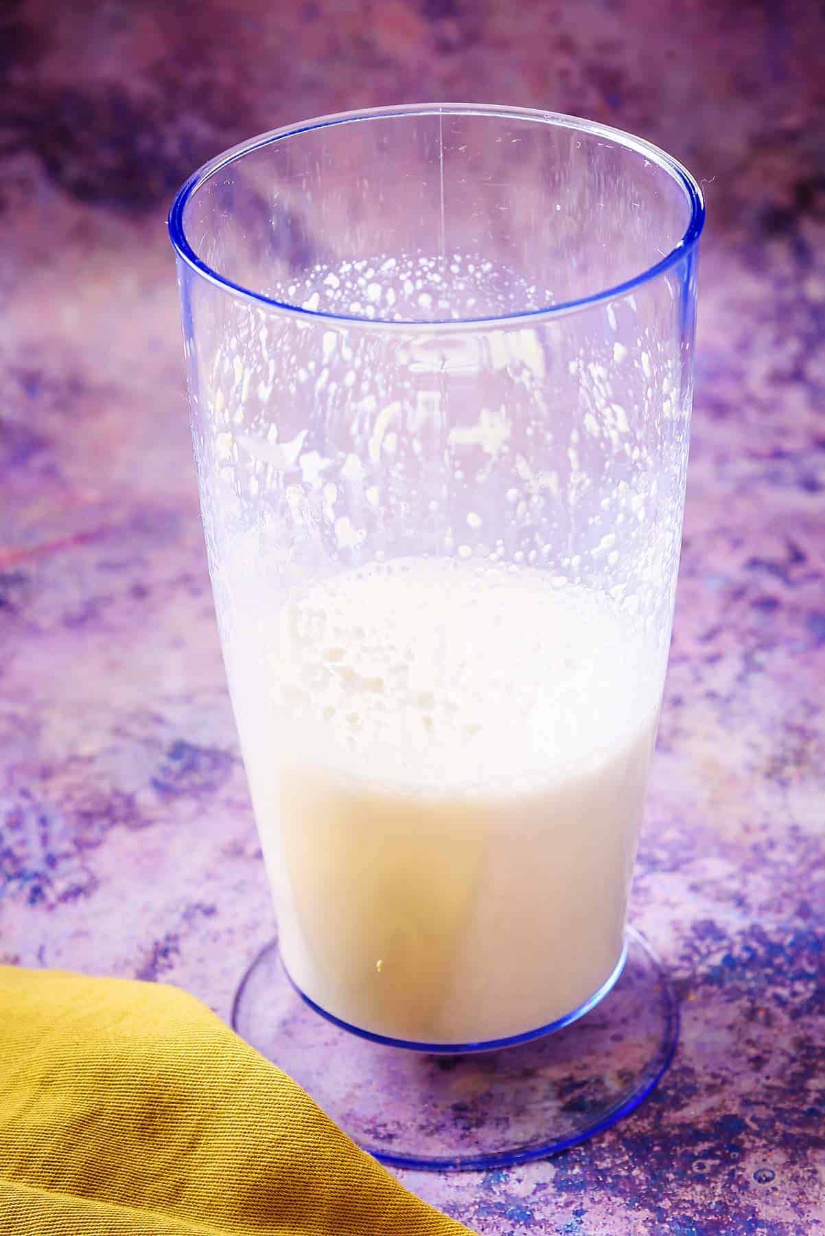Blended cashew nuts and soya milk